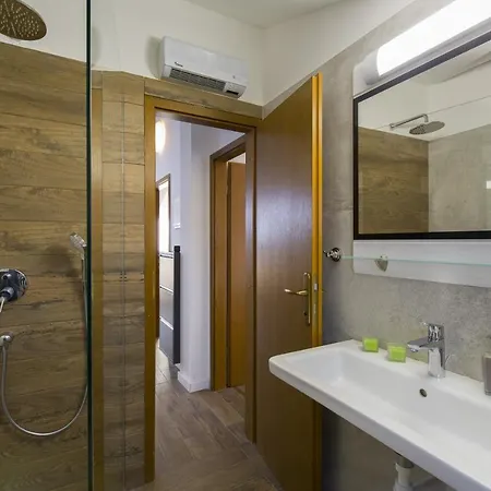 别墅 Vision With Heated Pool & Jacuzzi In Sestanovac