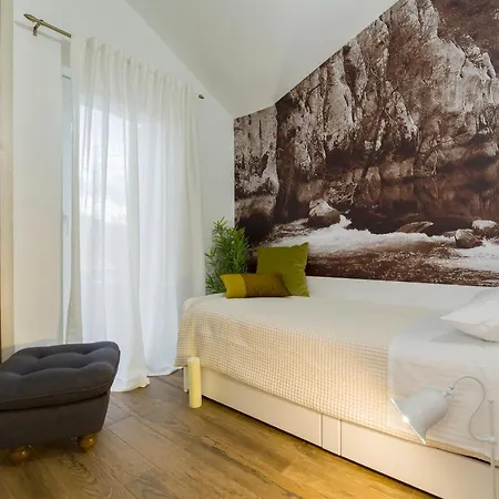 Vision With Heated Pool & Jacuzzi In Sestanovac 别墅 *