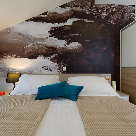 Villa Vision With Heated Pool & Jacuzzi In Sestanovac *