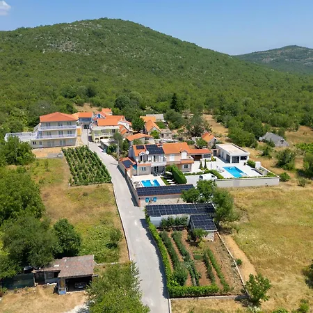 别墅 Vision With Heated Pool & Jacuzzi In Sestanovac