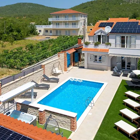 Vision With Heated Pool & Jacuzzi In Sestanovac Kresevo