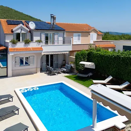 Vision With Heated Pool & Jacuzzi In Sestanovac * Kresevo