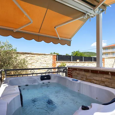 Vision With Heated Pool & Jacuzzi In Sestanovac * Kresevo
