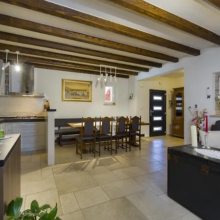 Vision With Heated Pool & Jacuzzi In Sestanovac Βίλα Kresevo