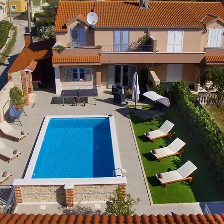 Vision With Heated Pool & Jacuzzi In Sestanovac * Kresevo