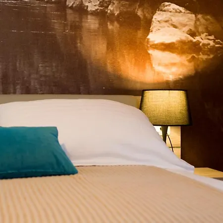Vision With Heated Pool & Jacuzzi In Sestanovac Βίλα