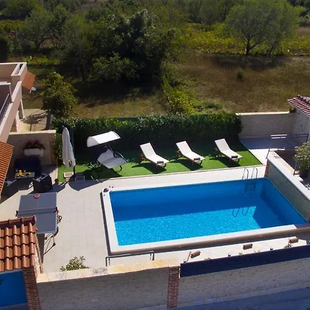 Vision With Heated Pool & Jacuzzi In Sestanovac * Kresevo