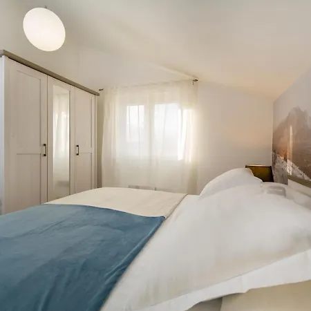 Vision With Heated Pool & Jacuzzi In Sestanovac Βίλα *