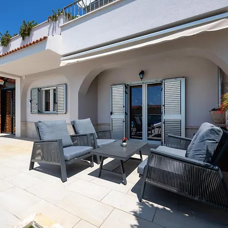 Βίλα Vision With Heated Pool & Jacuzzi In Sestanovac Kresevo