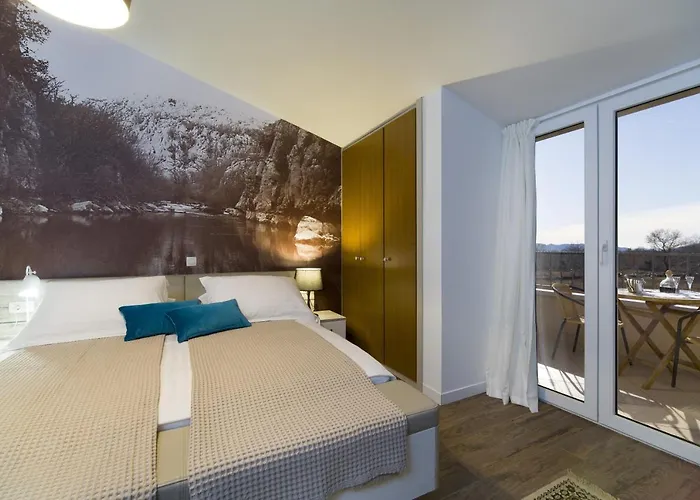 Vision With Heated Pool & Jacuzzi In Sestanovac فيلة Kresevo